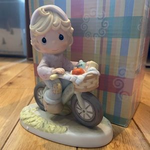 Precious Moments The Road to friendship is never long Friendship & fun under sun